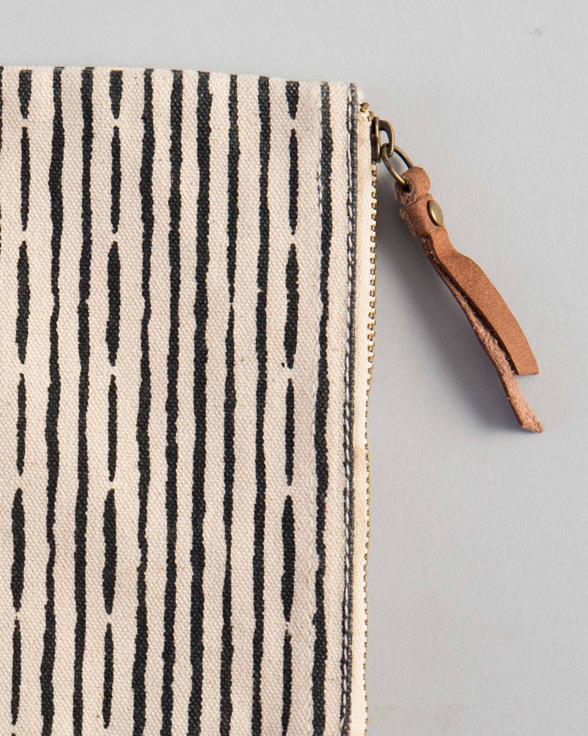 Tora Poche - Charcoal Stripe