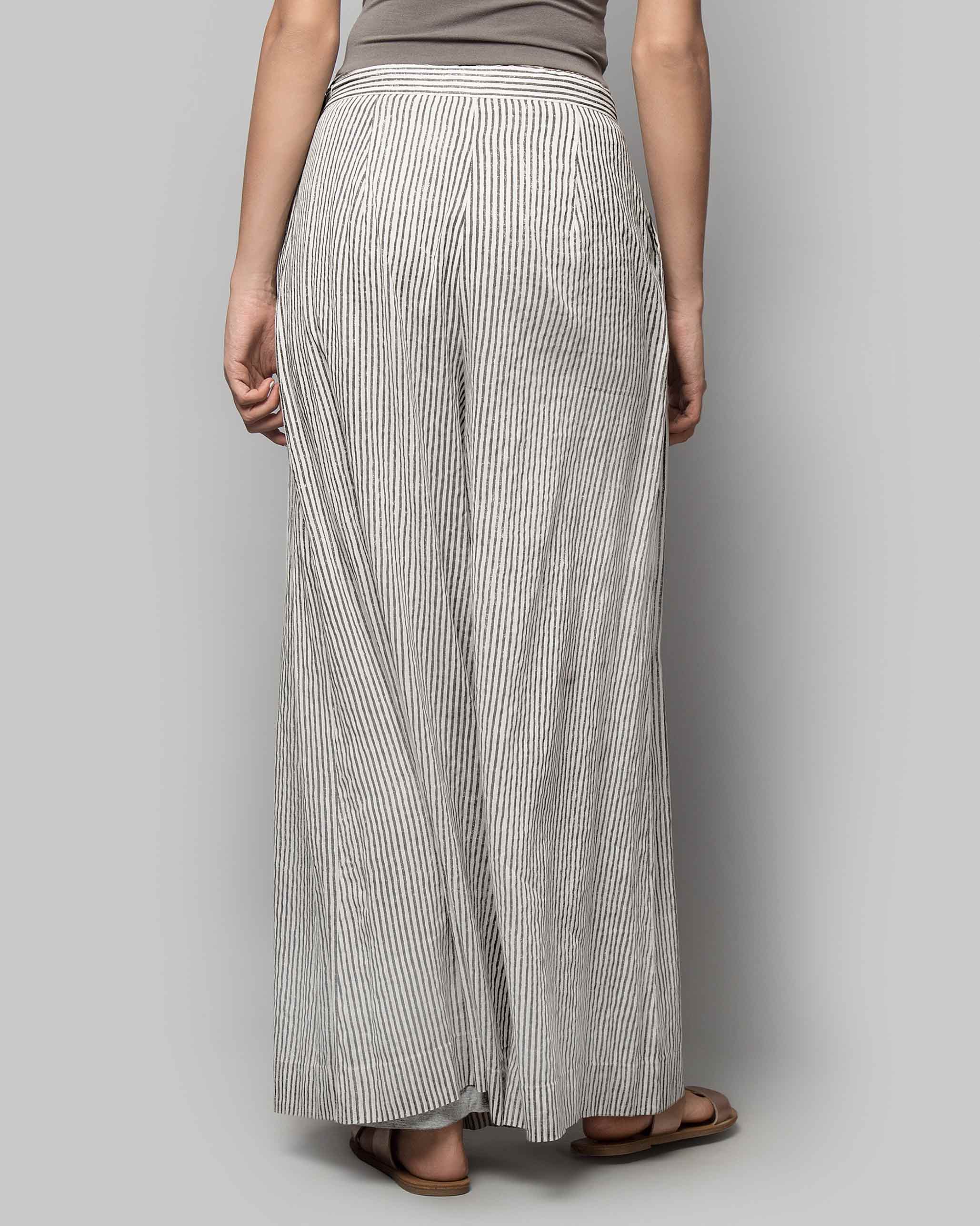 Raven Flared Pleated Pants