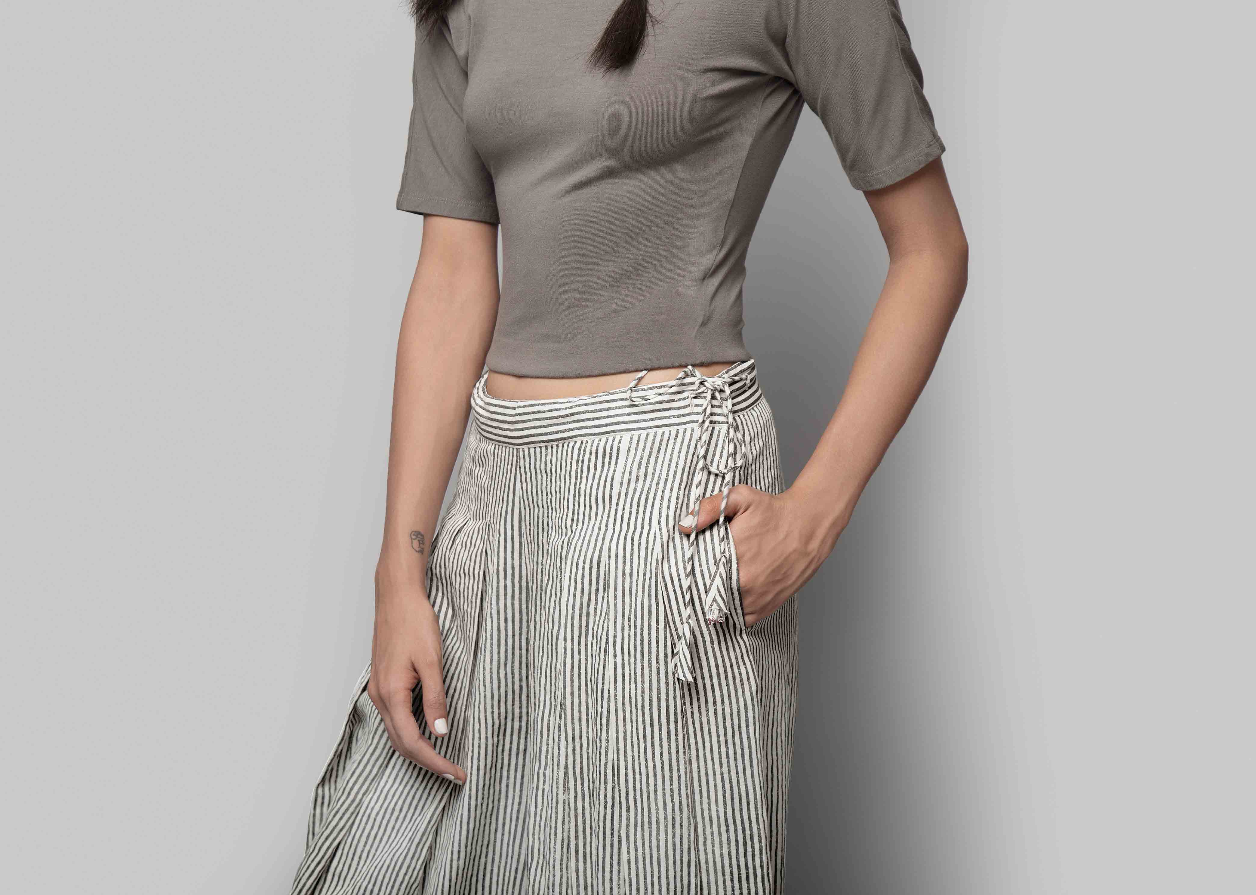 Raven Flared Pleated Pants
