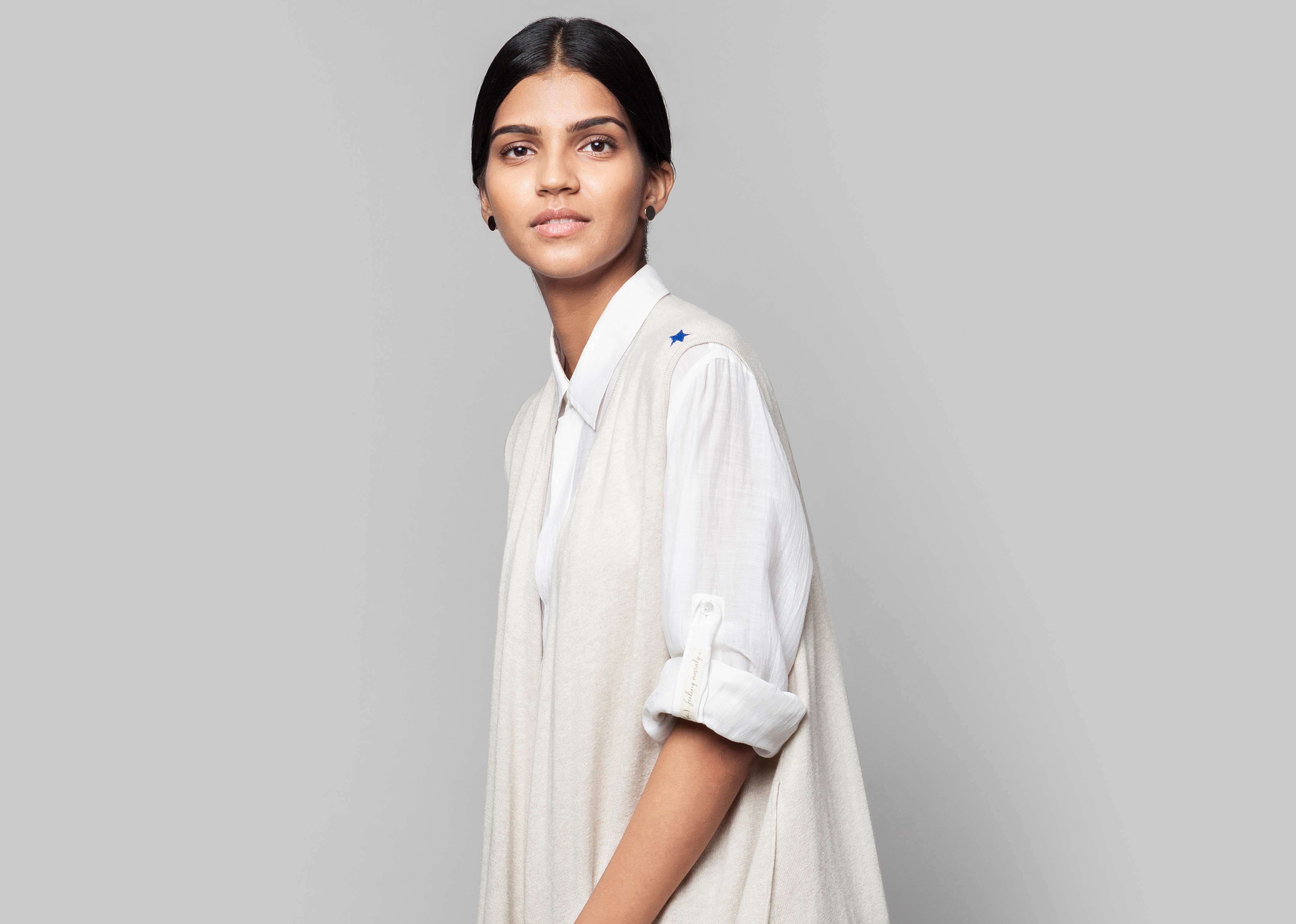 Victoria Sleeveless Wrap - Ivory