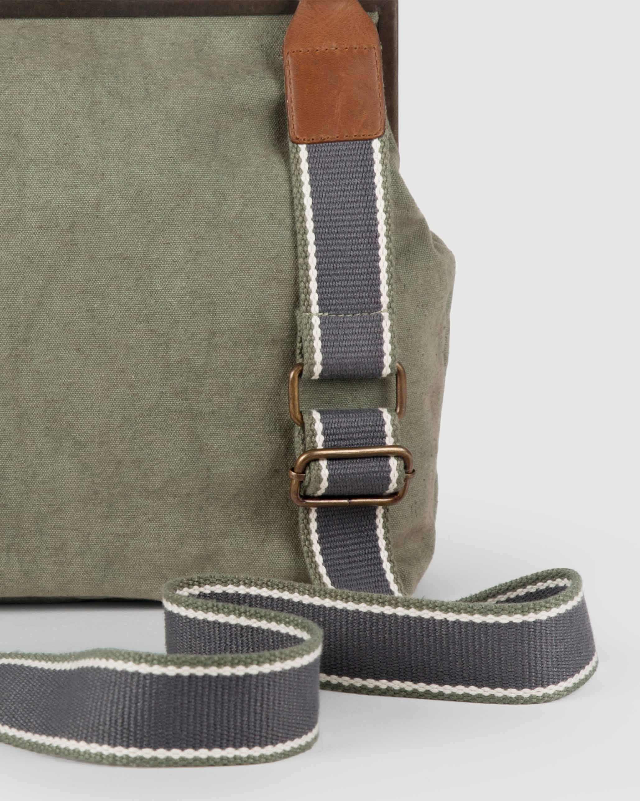 Safari Women's Messenger - Olivine