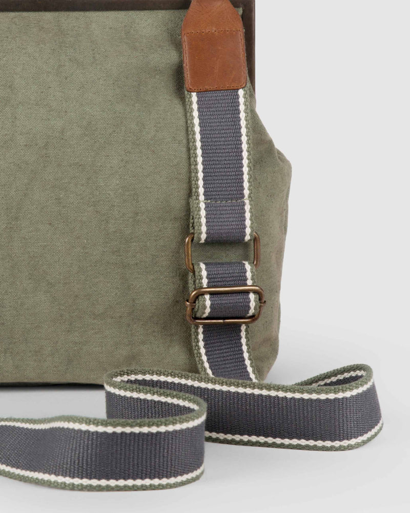 Safari Women's Messenger - Olivine