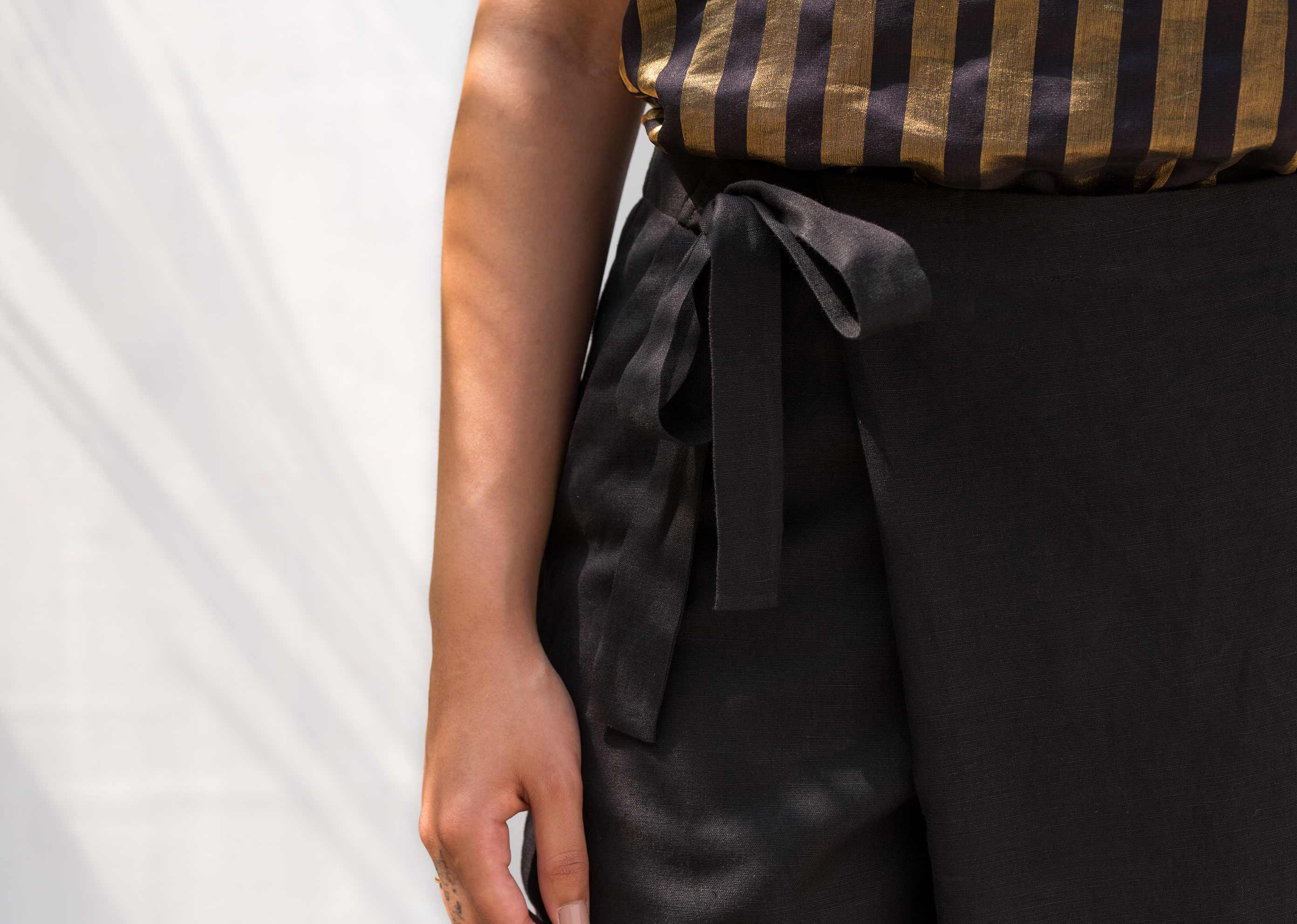 Wren Narrow Ankle Pants - Black