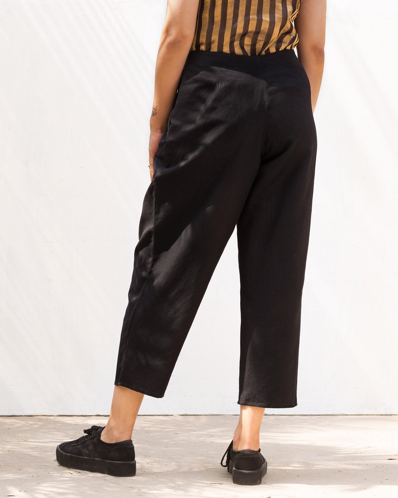 Wren Narrow Ankle Pants - Black