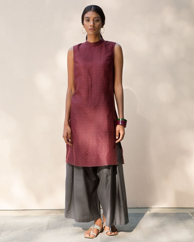 Sleeveless Band Collar Kurta