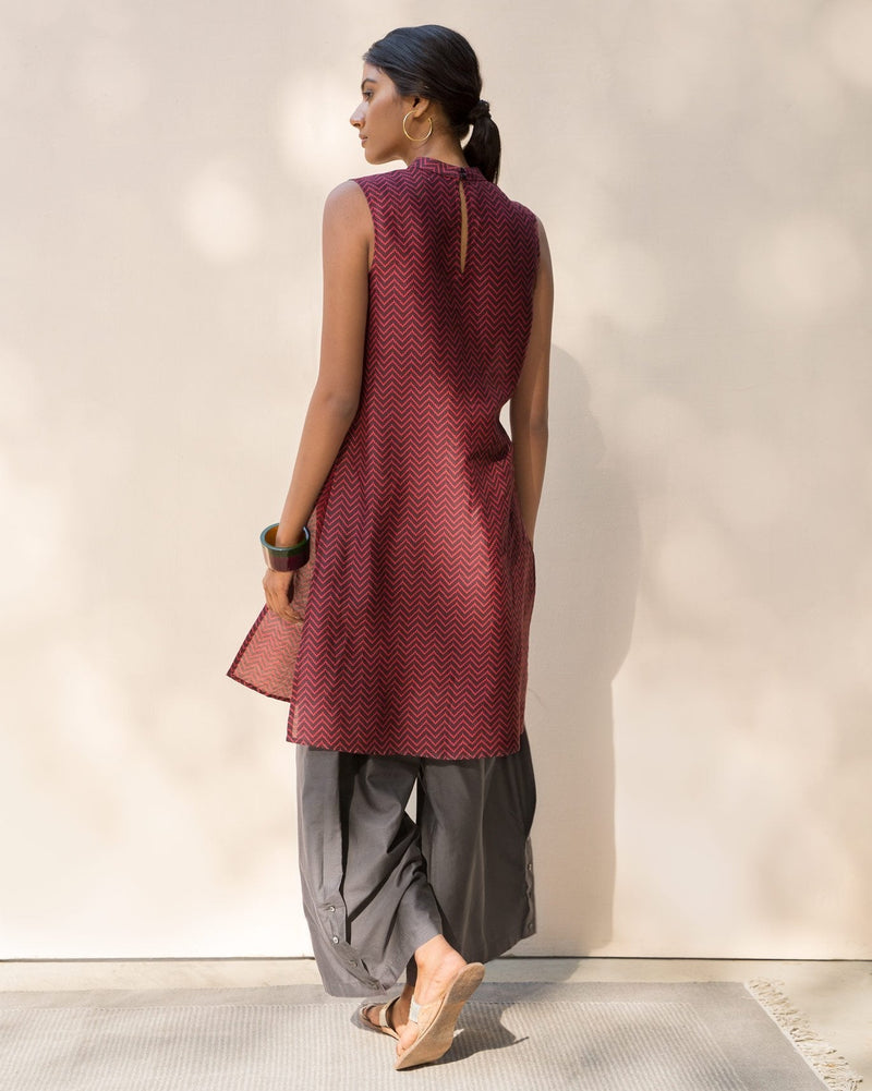 Sleeveless Band Collar Kurta