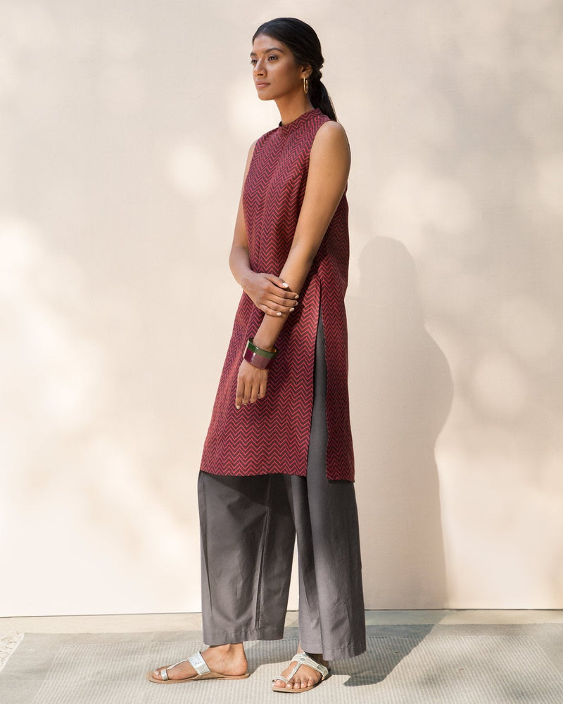 Sleeveless Band Collar Kurta