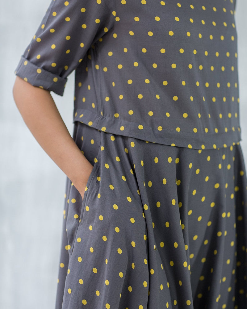 Waist Dot Pleat Dress