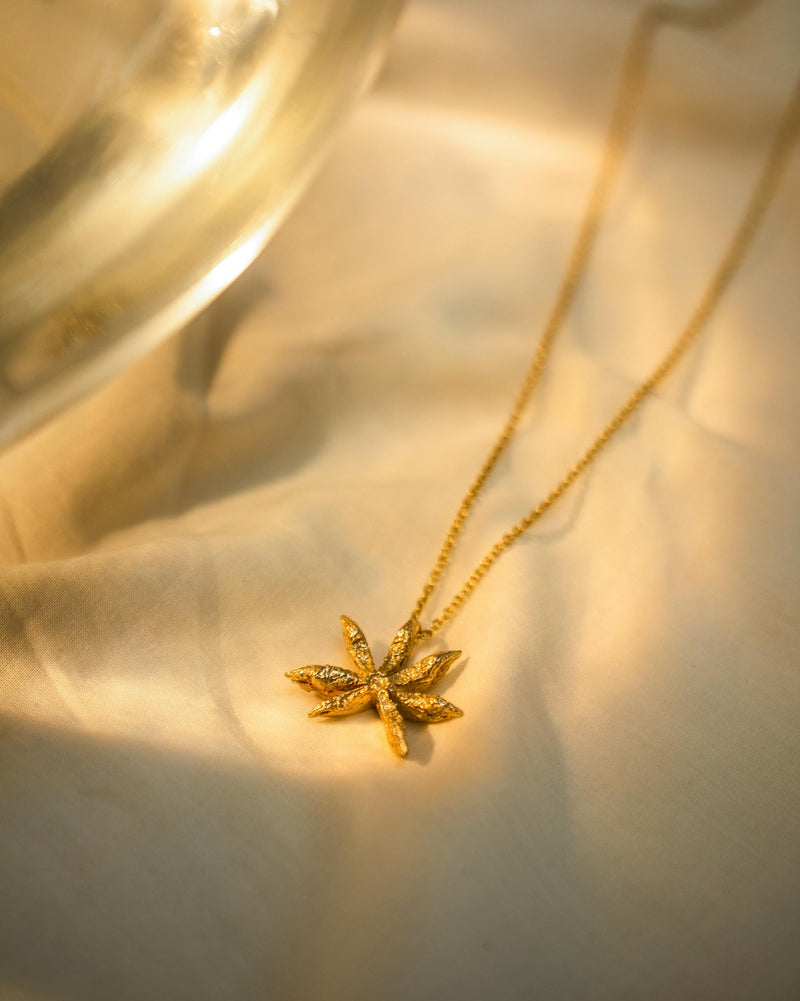 Star anise charm - large