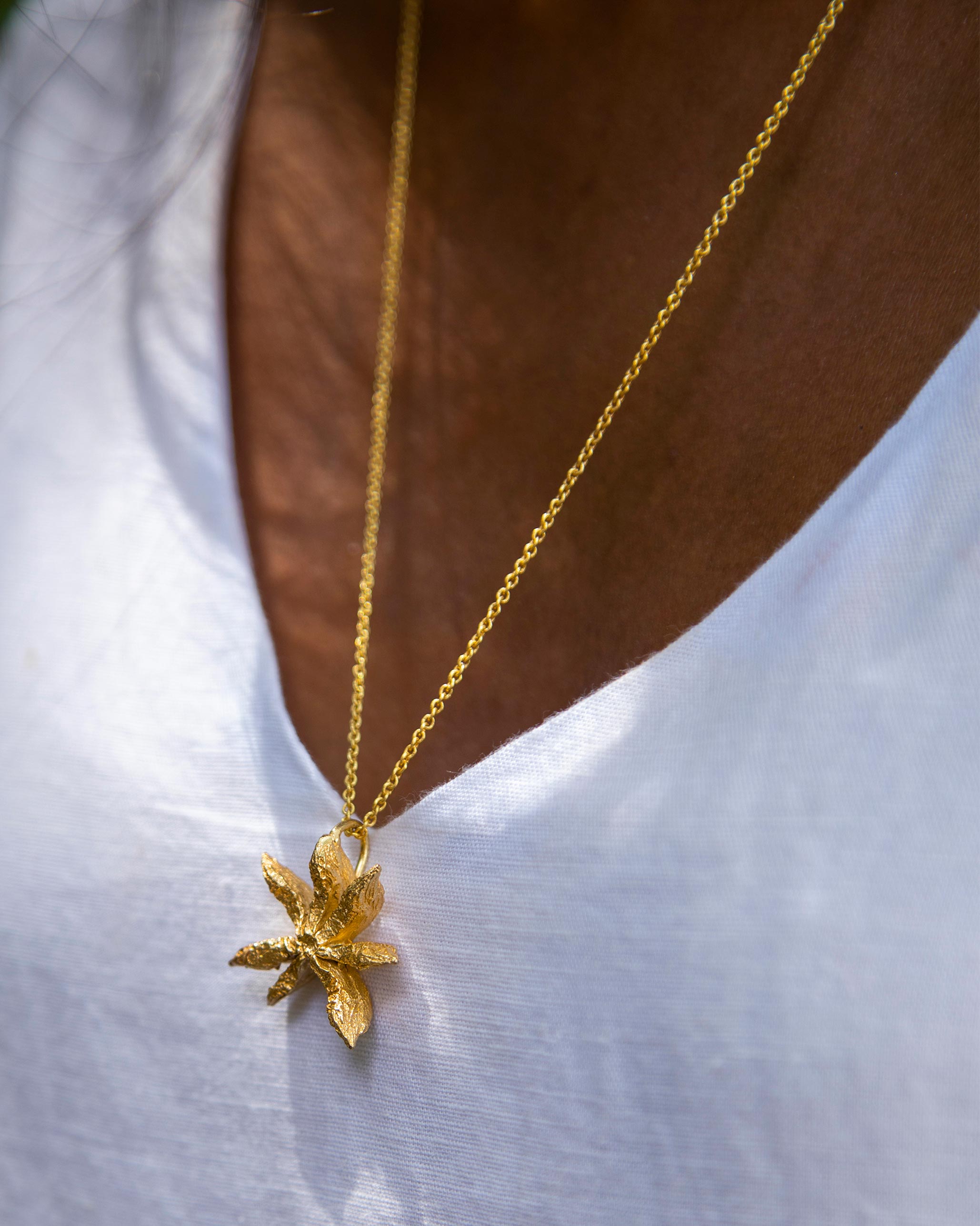 Star anise charm - large