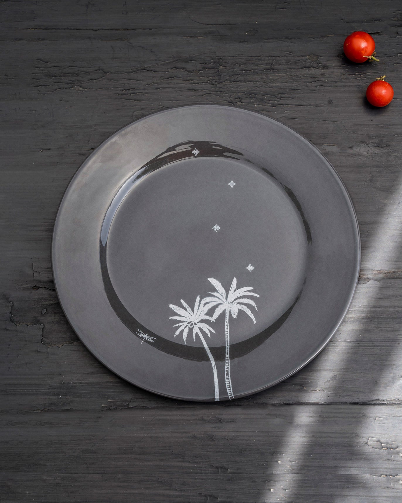 Swaying Palm Quarter Plate - Charcoal