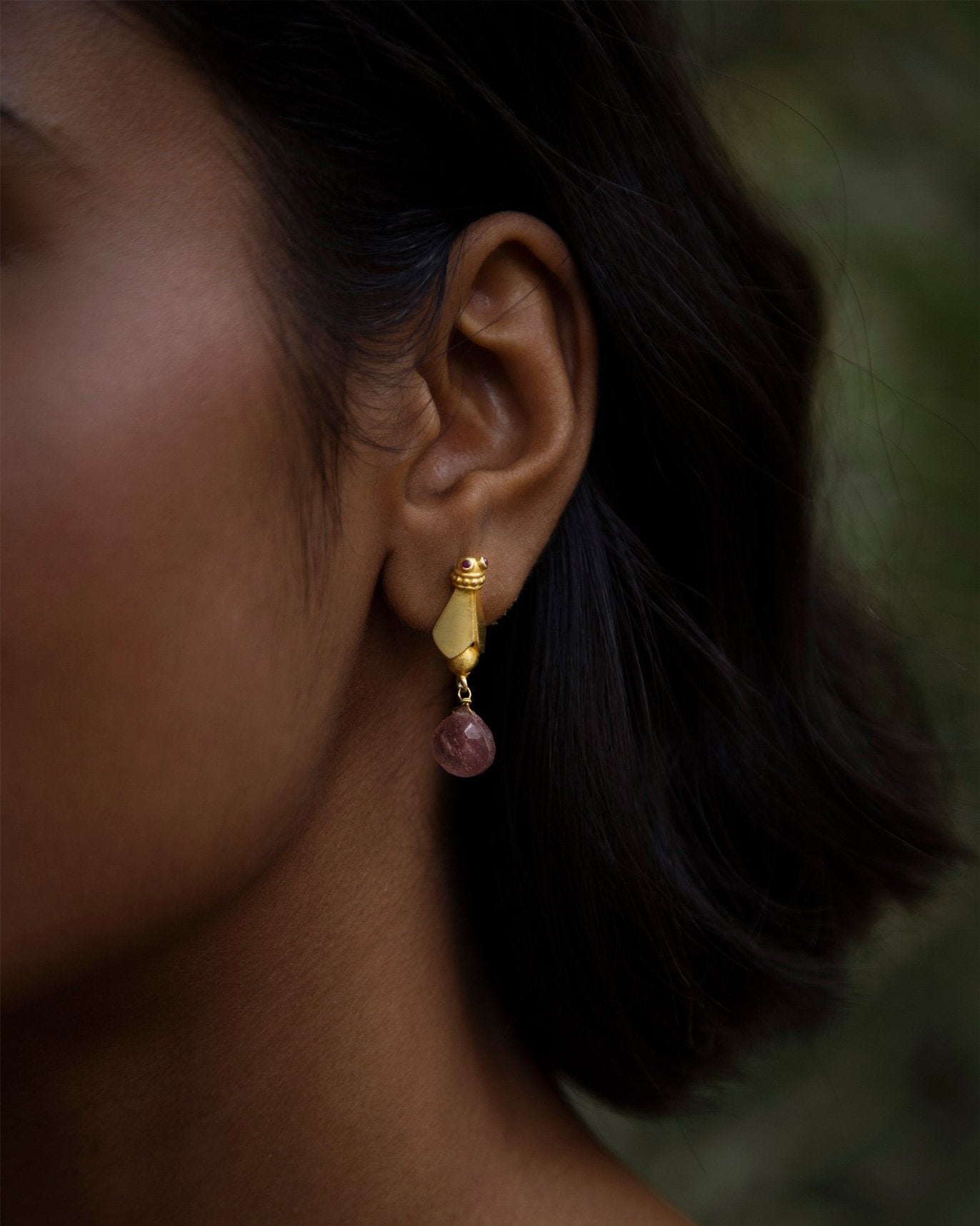 Strawberry Quartz Earrings - Gold