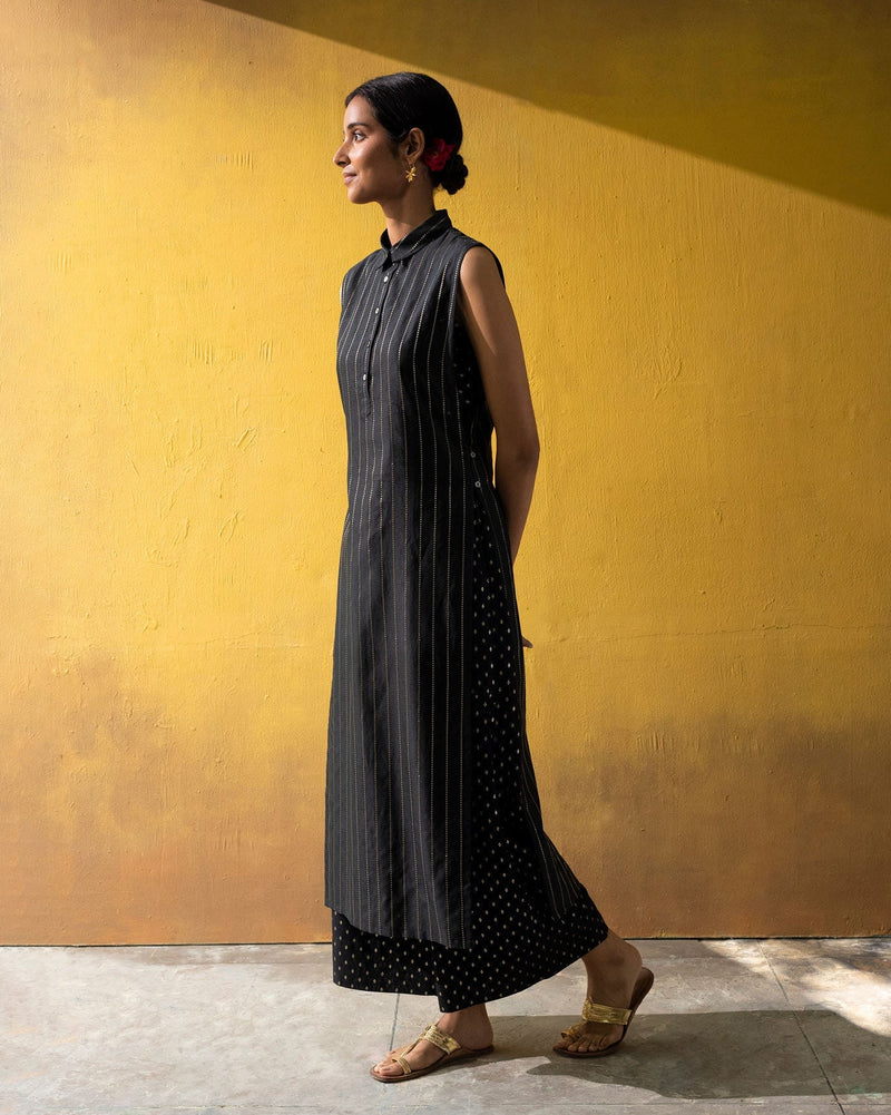 Sleeveless kurta - Black & Gold