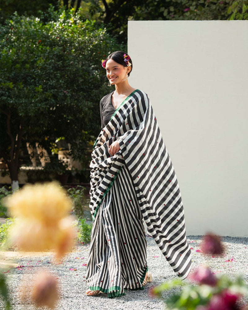 Tipra Sari - Ivory & Black