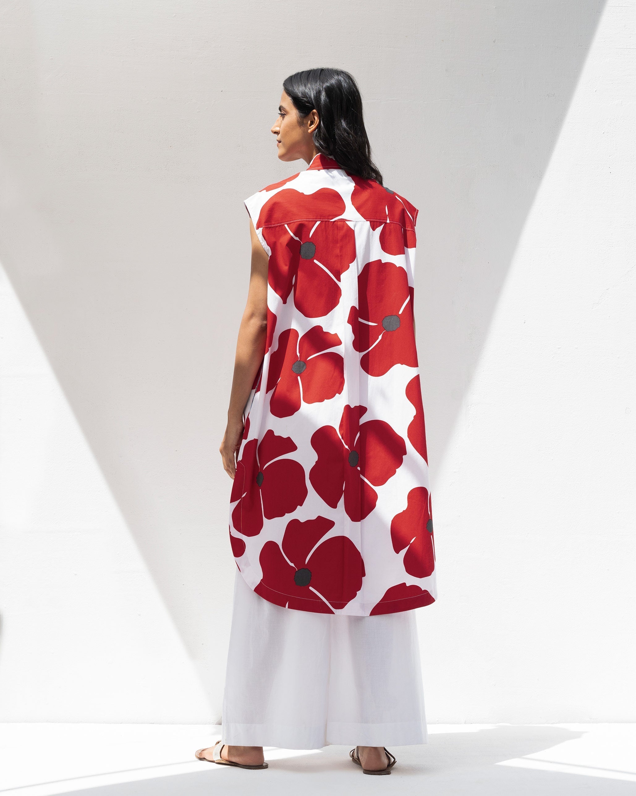 Sleeveless Patch Pocket Shirt - White & Red
