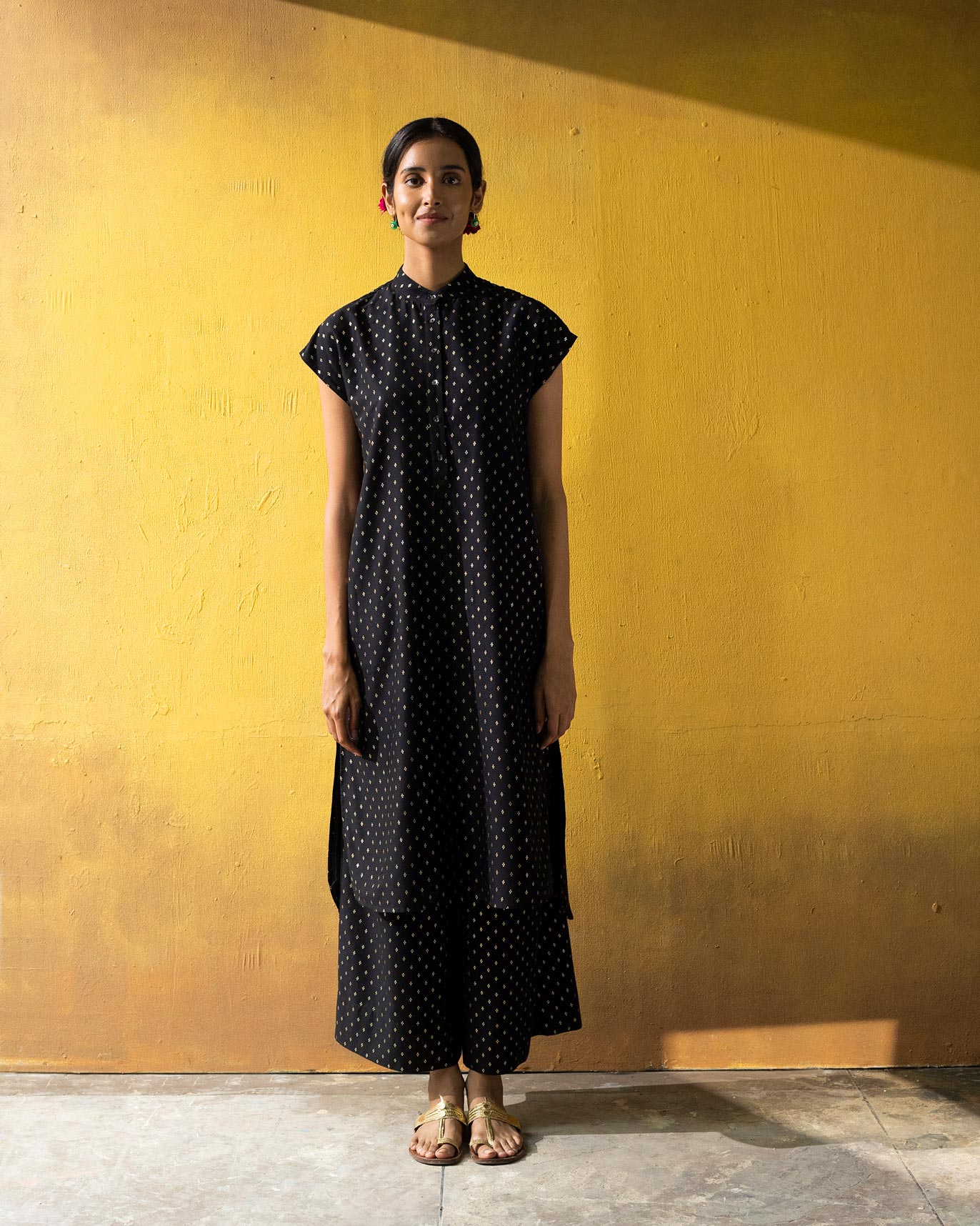 Short Sleeve kurta - Black & Gold