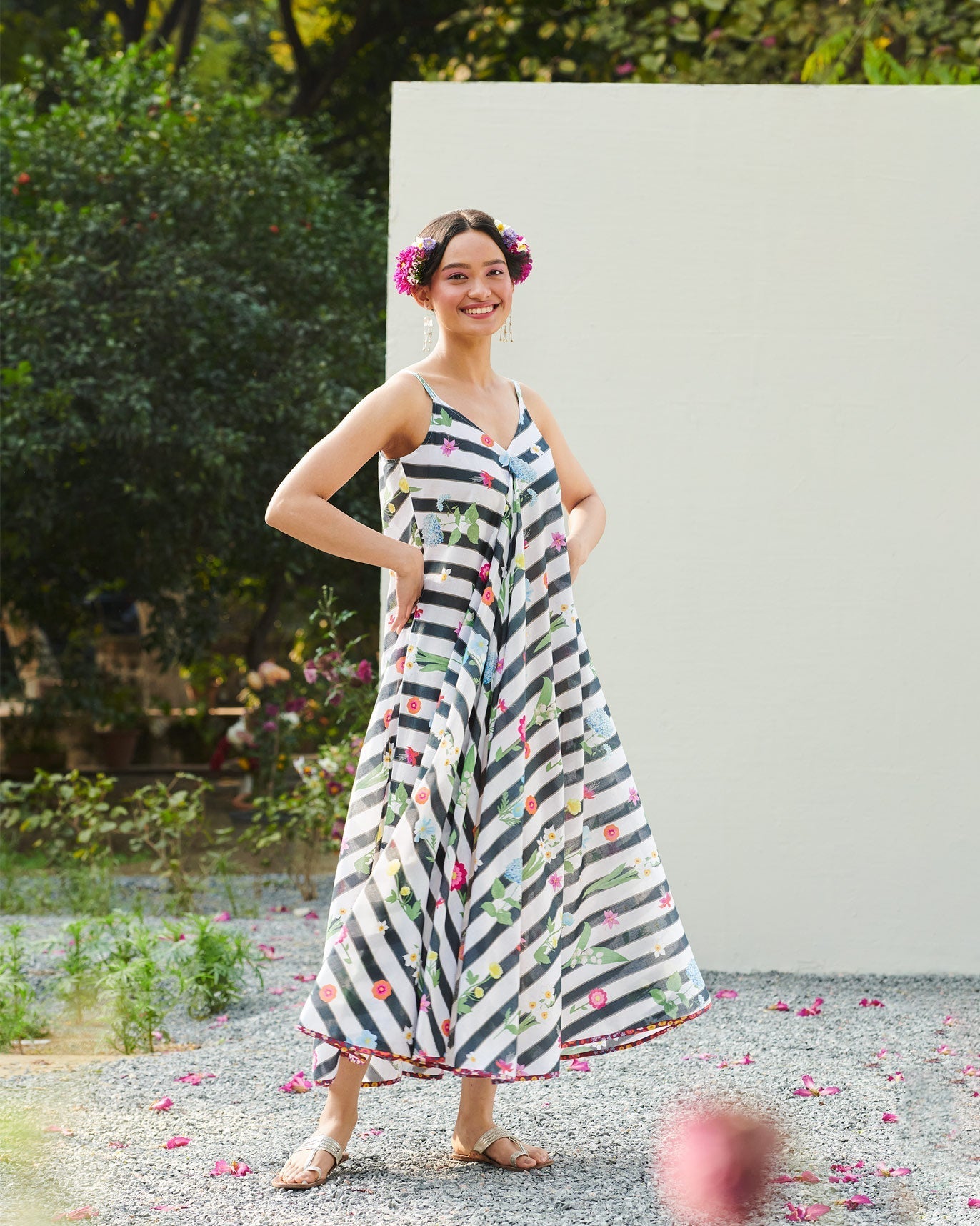 V Neck Strappy Dress - White & Black