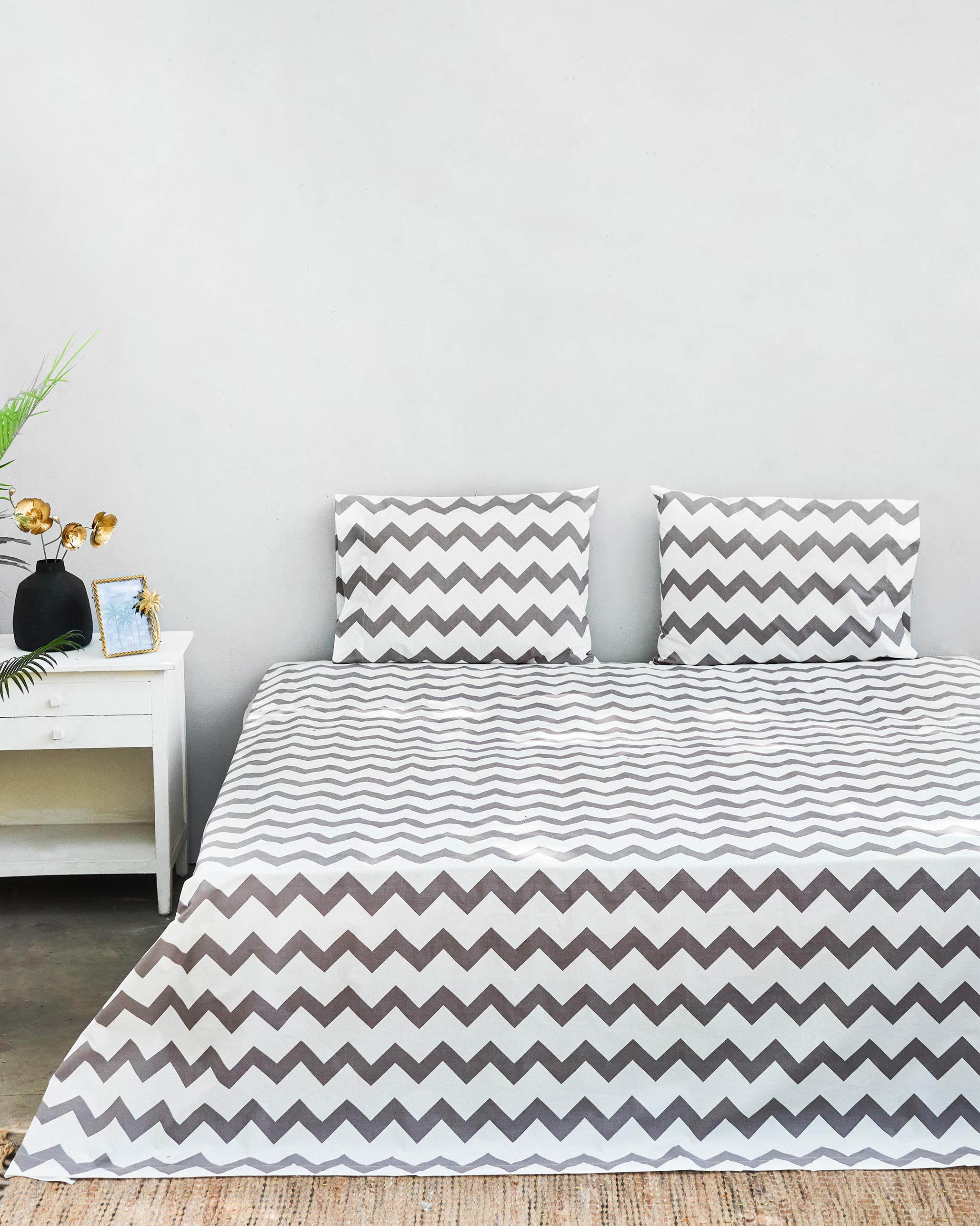 Colombo Wave Bedsheet Queen with Pillow Case Set