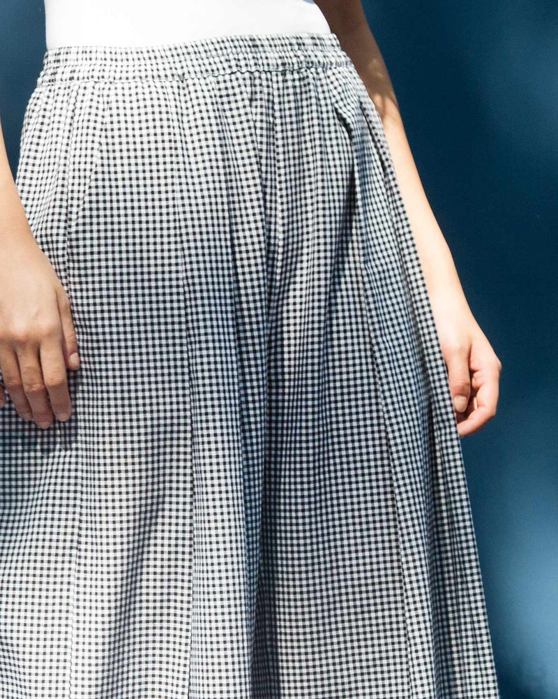 Deep Pleat Front Bottom - Black & White