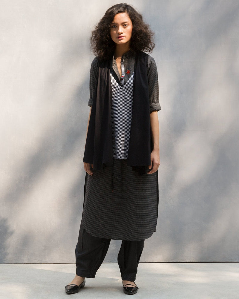 Long Length Kurta - Black & White