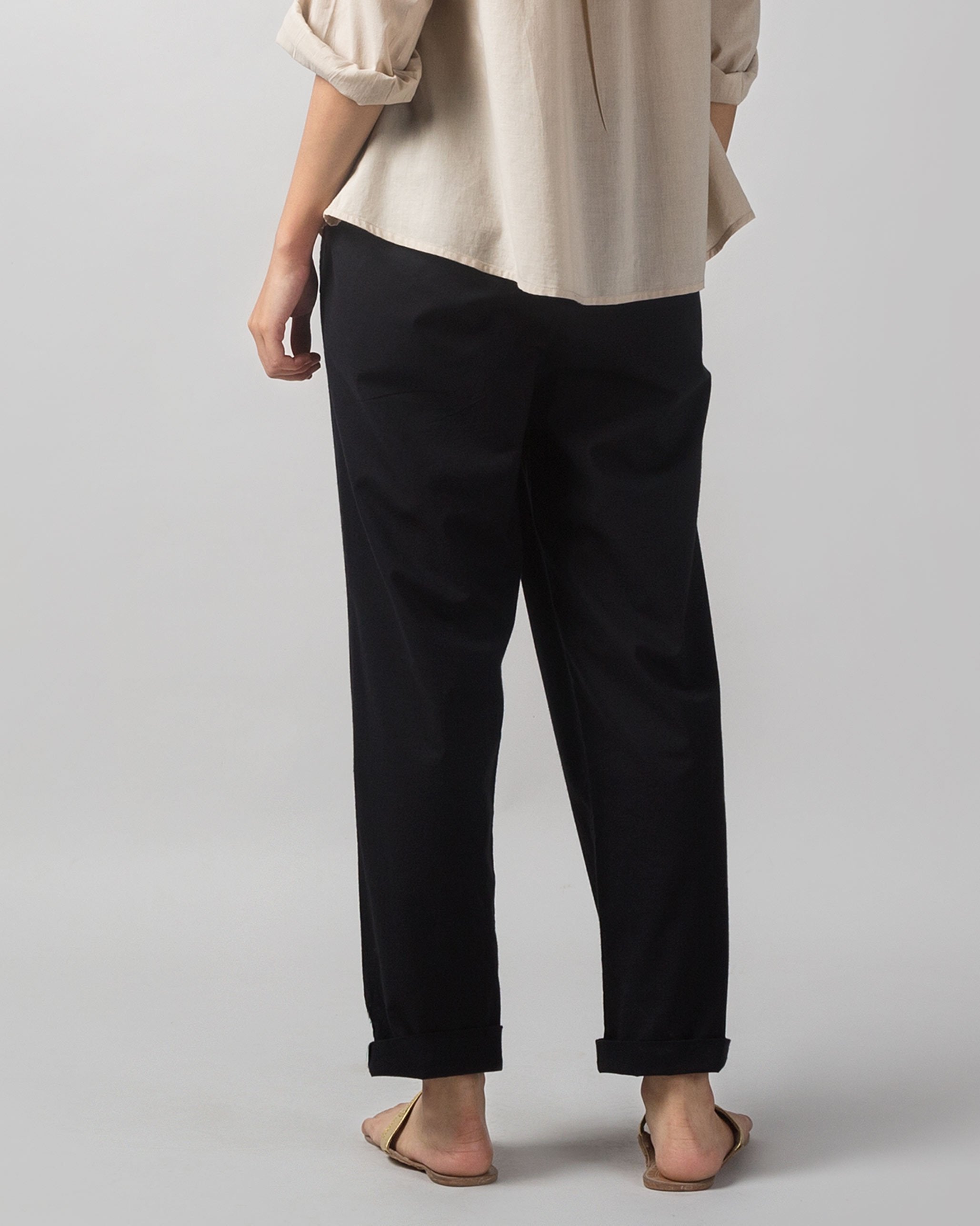 Pleated Narrow Pants - Black