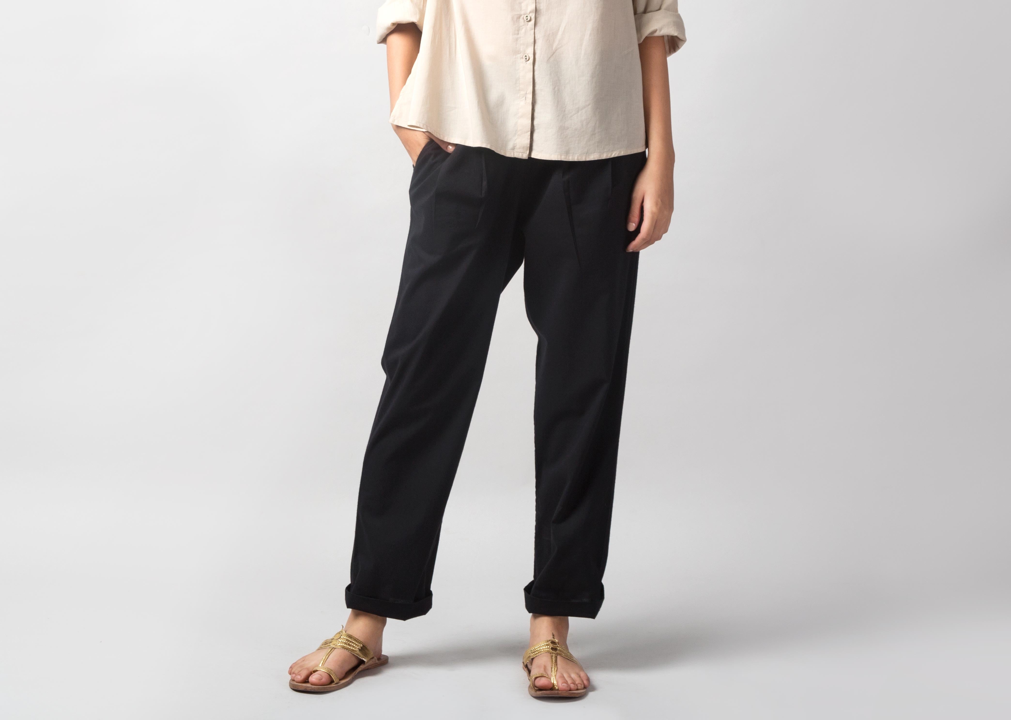Pleated Narrow Pants - Black