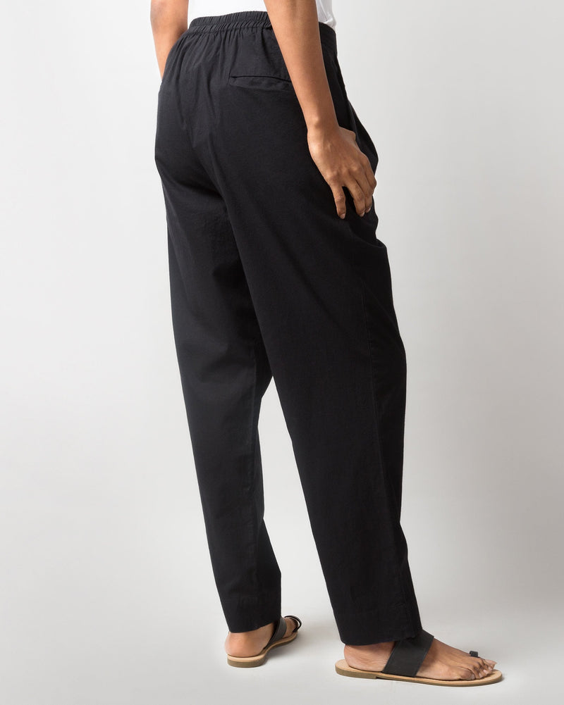 Pleated Narrow Pants - Black
