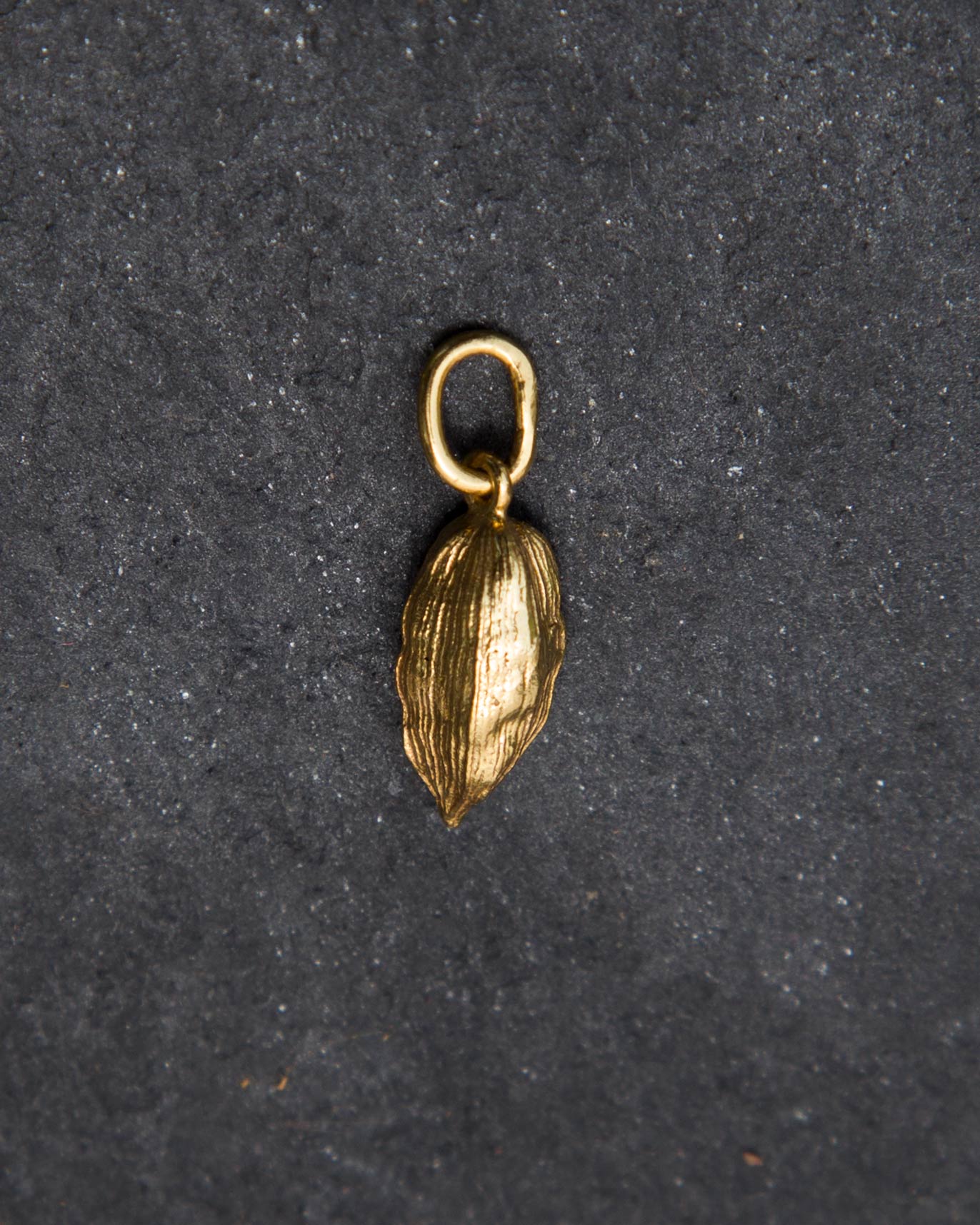 Cardamom charm - small
