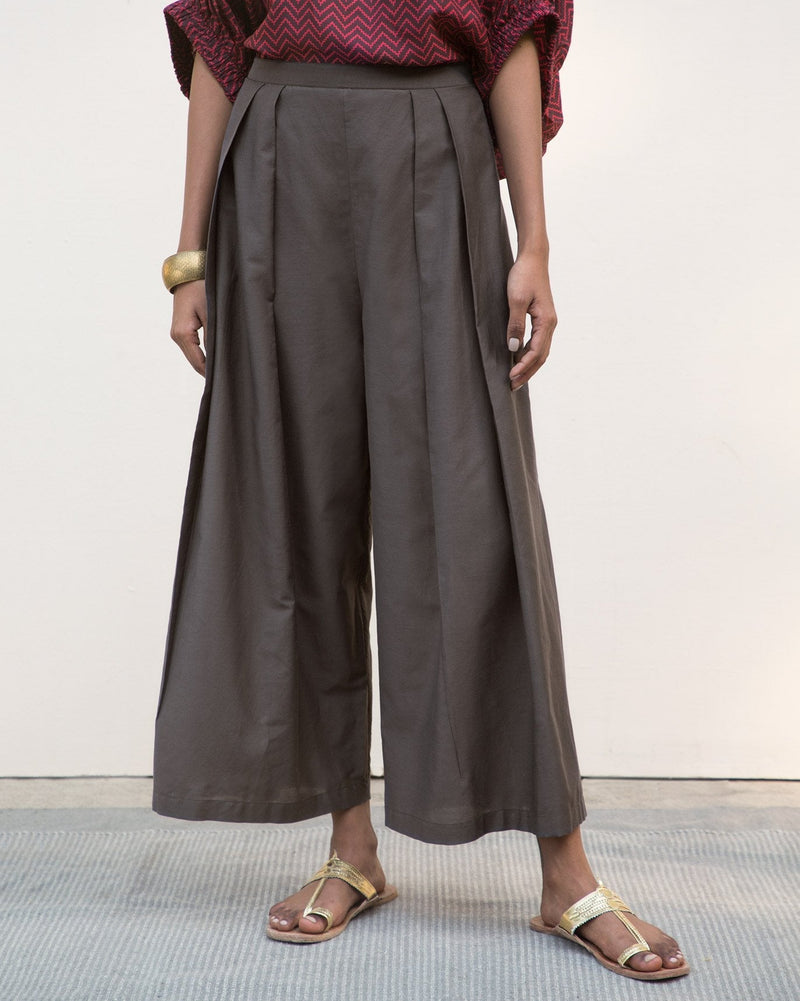 Pleated Flared Pants - Charcoal
