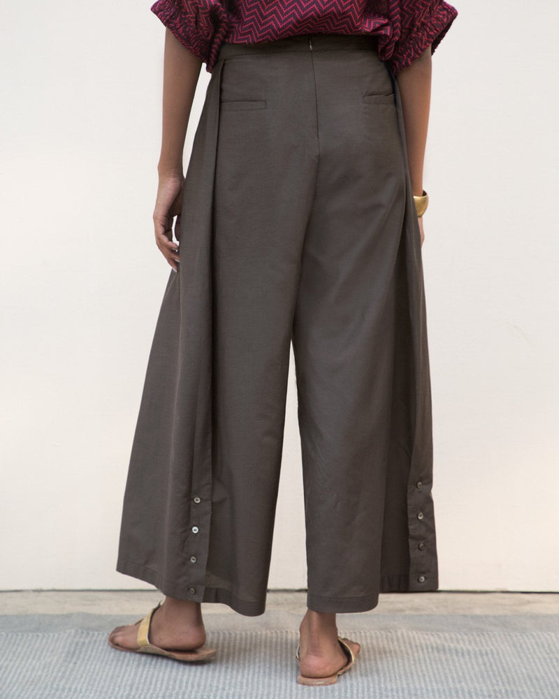 Pleated Flared Pants - Charcoal