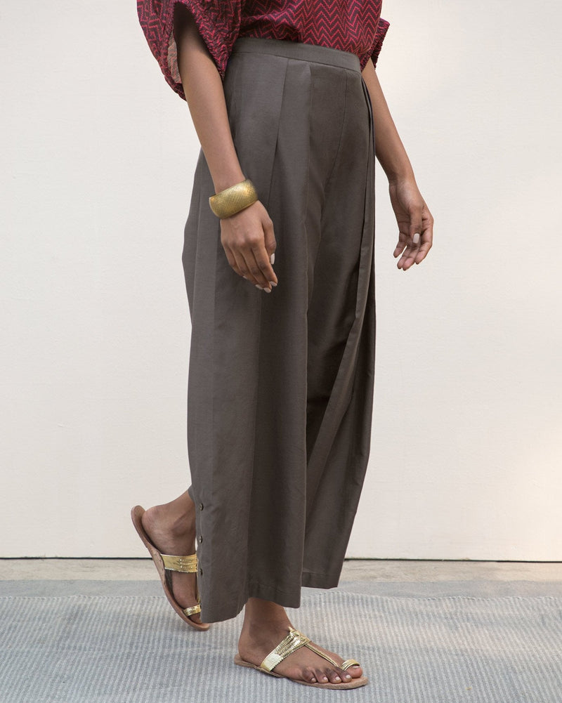 Pleated Flared Pants - Charcoal