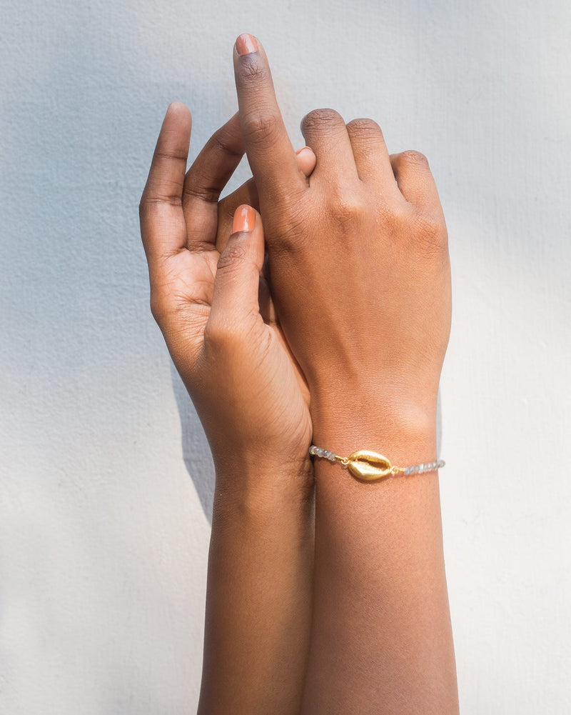 Cowri Labradorite & Ati Bracelet