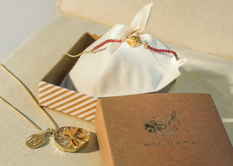 Conch Shell Garnet Bracelet