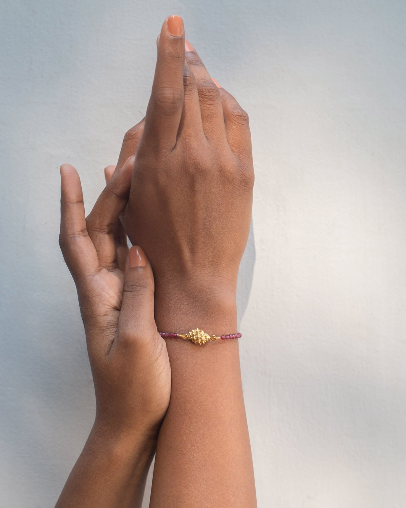 Conch Shell Garnet Bracelet