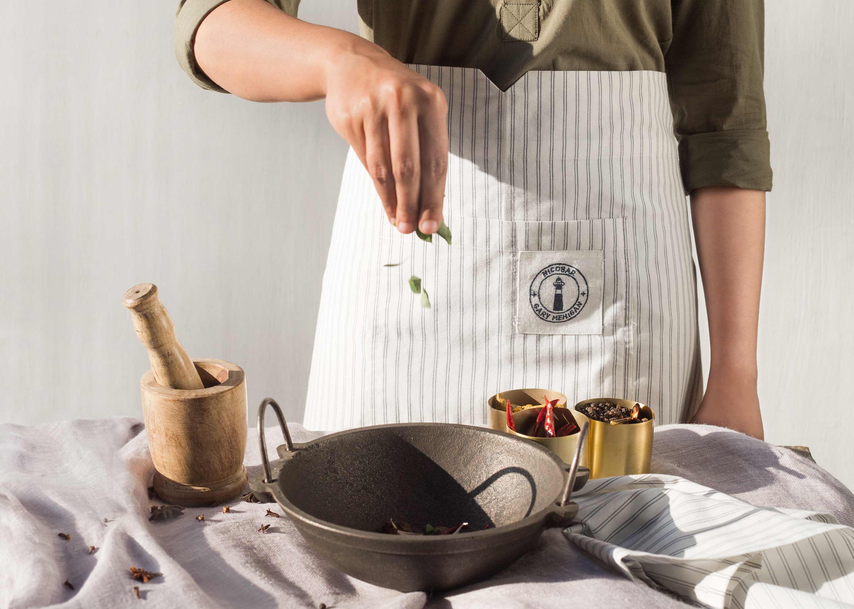 Indian Ocean Bistro Apron Set