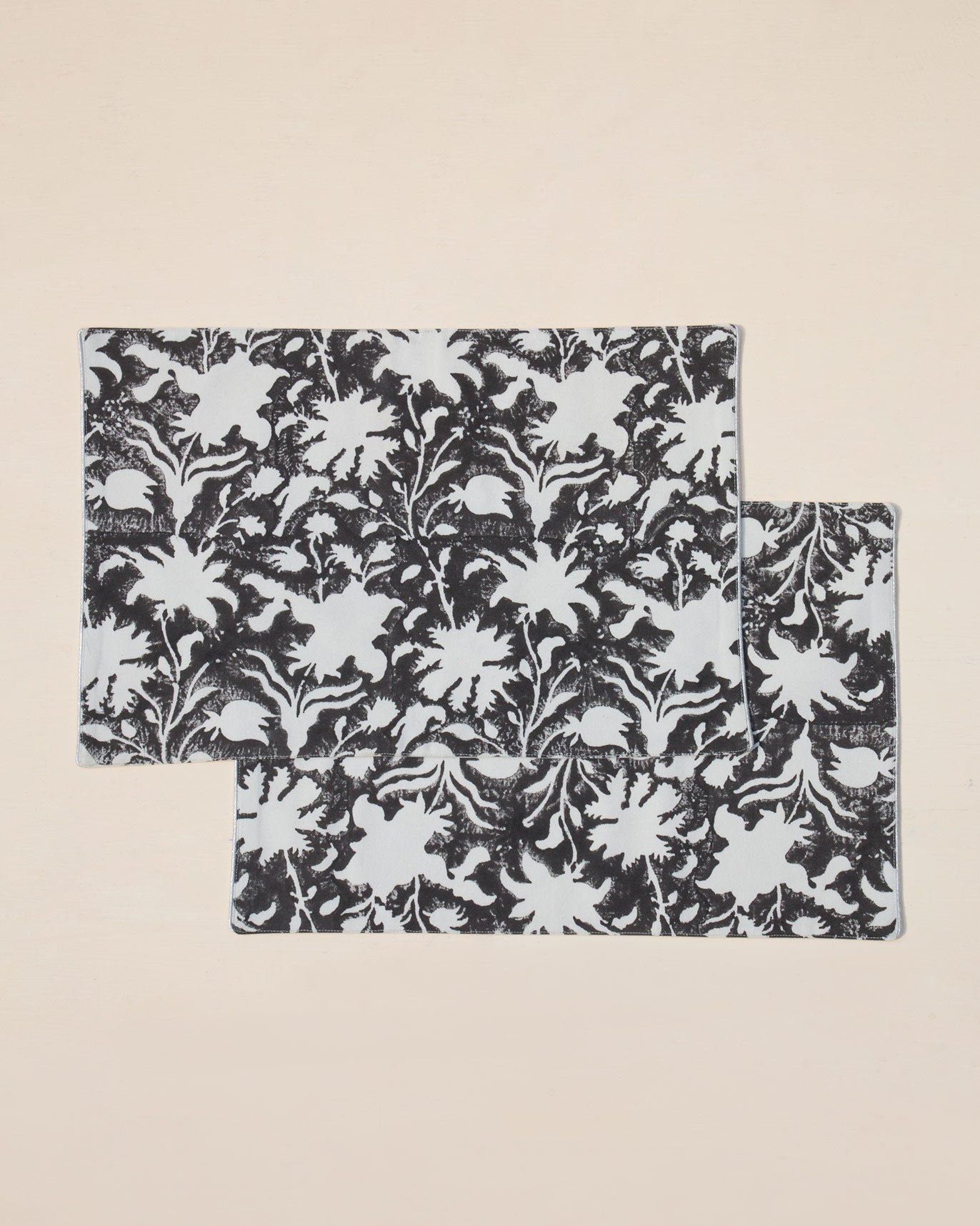 Cardinal Placemat (Black) - Set of 2