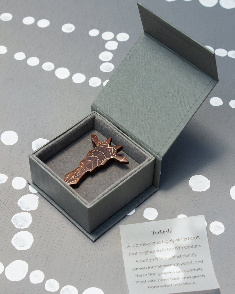 Giraffe Magnet Brooch