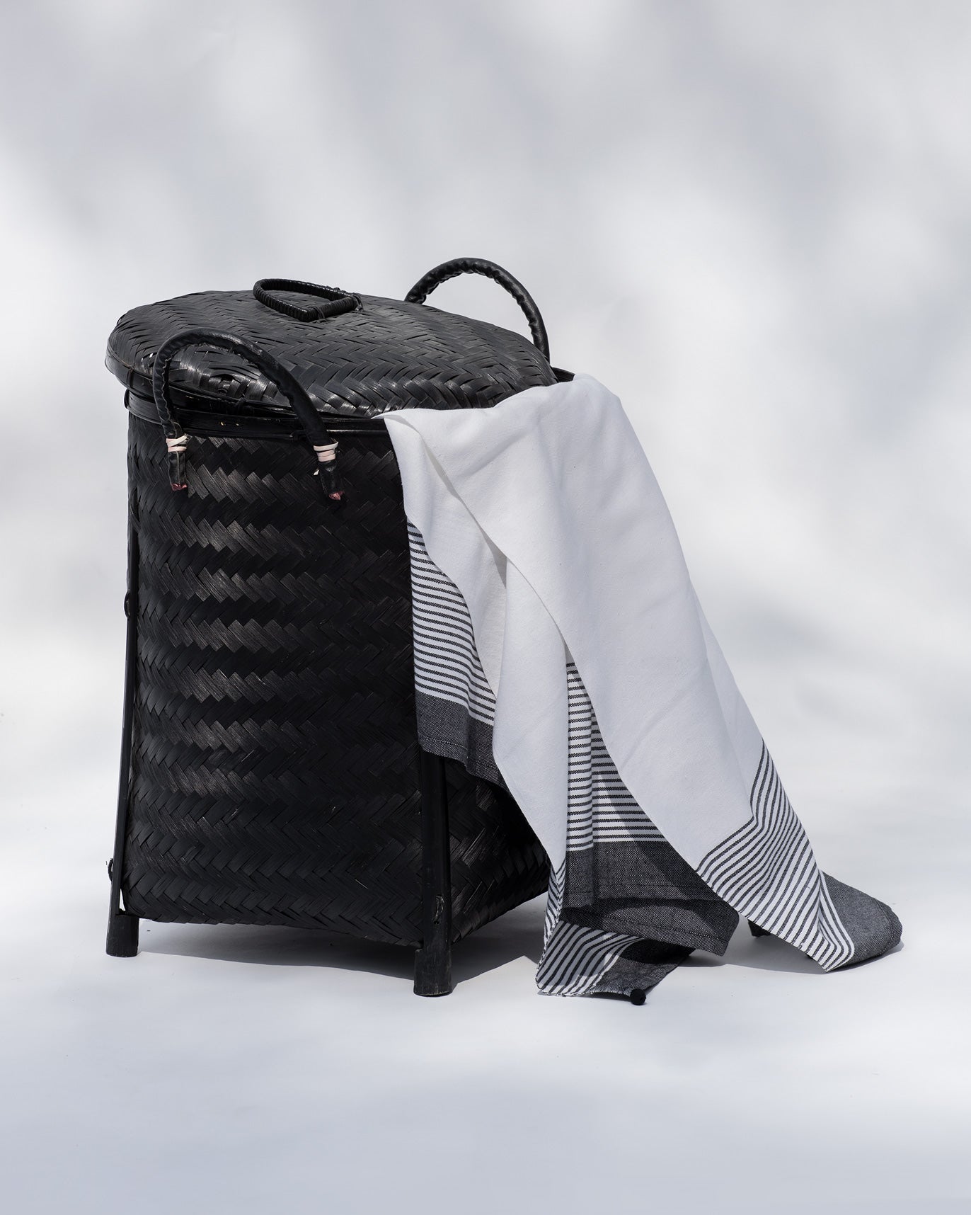 Infinity Stripe Towel - White & Black