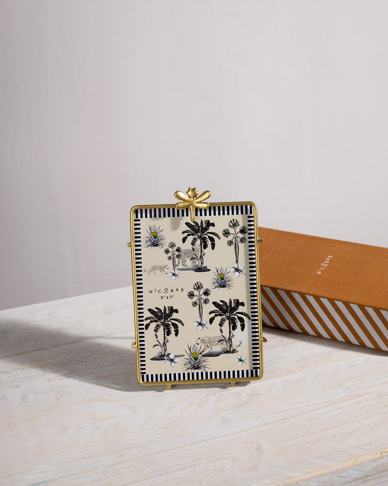 Nizara Photo Frame