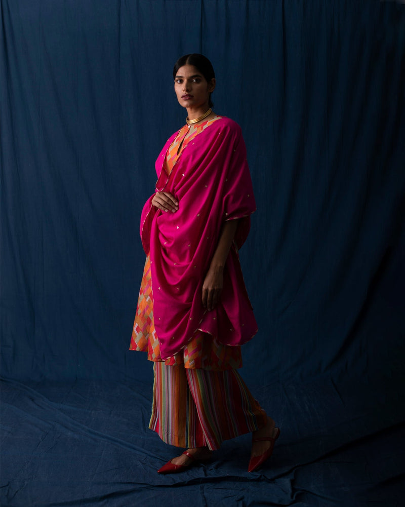 Novaya Dupatta - Fuschia & Gold