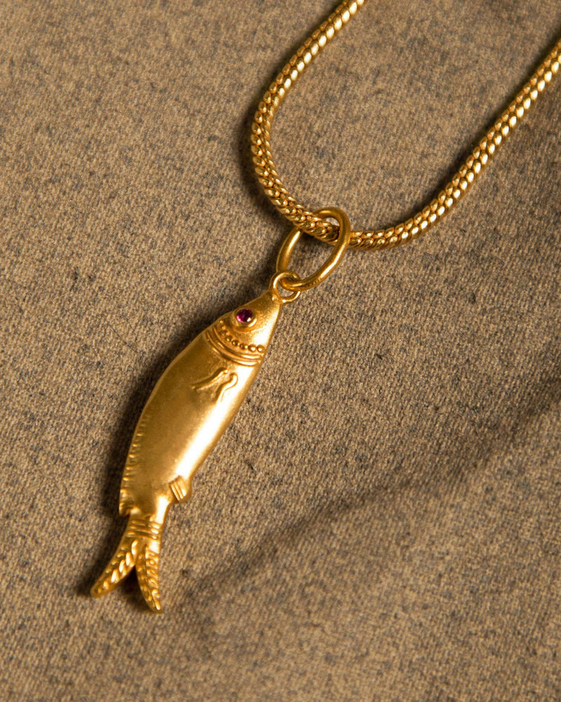 Akeli Machli Necklace(Pendant & Chain)