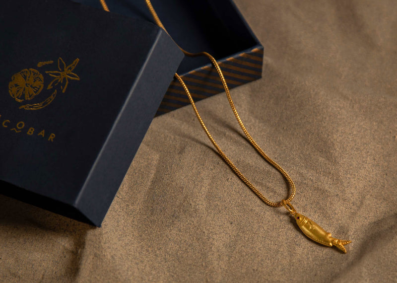 Akeli Machli Necklace(Pendant & Chain)