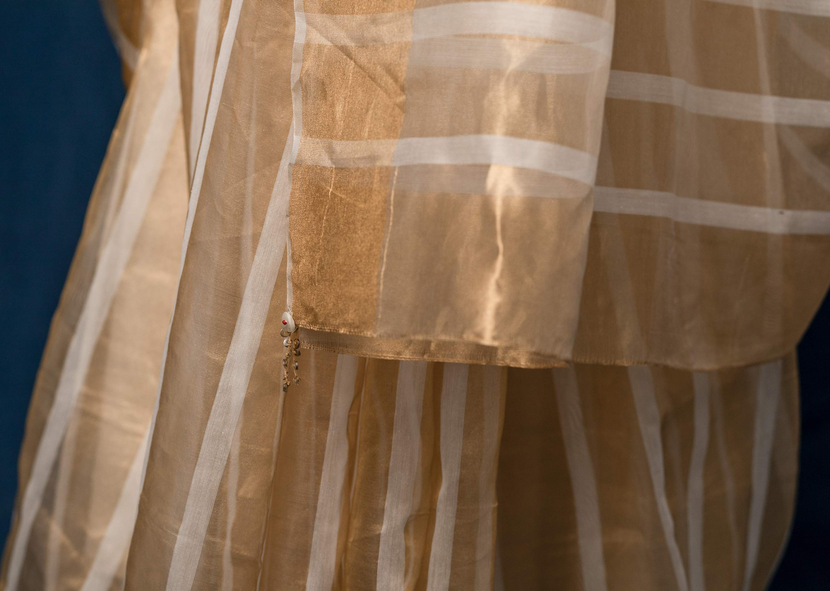Afterglow Sari - Ivory & Gold