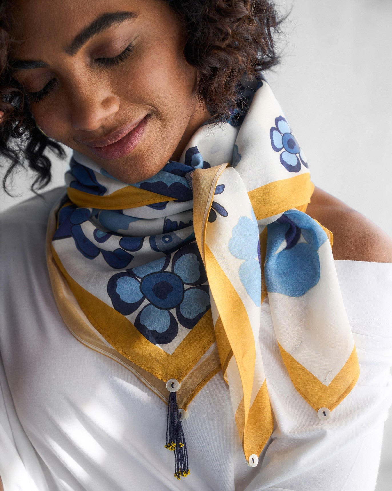 Bagan Bagh Scarf - Ivory & Navy
