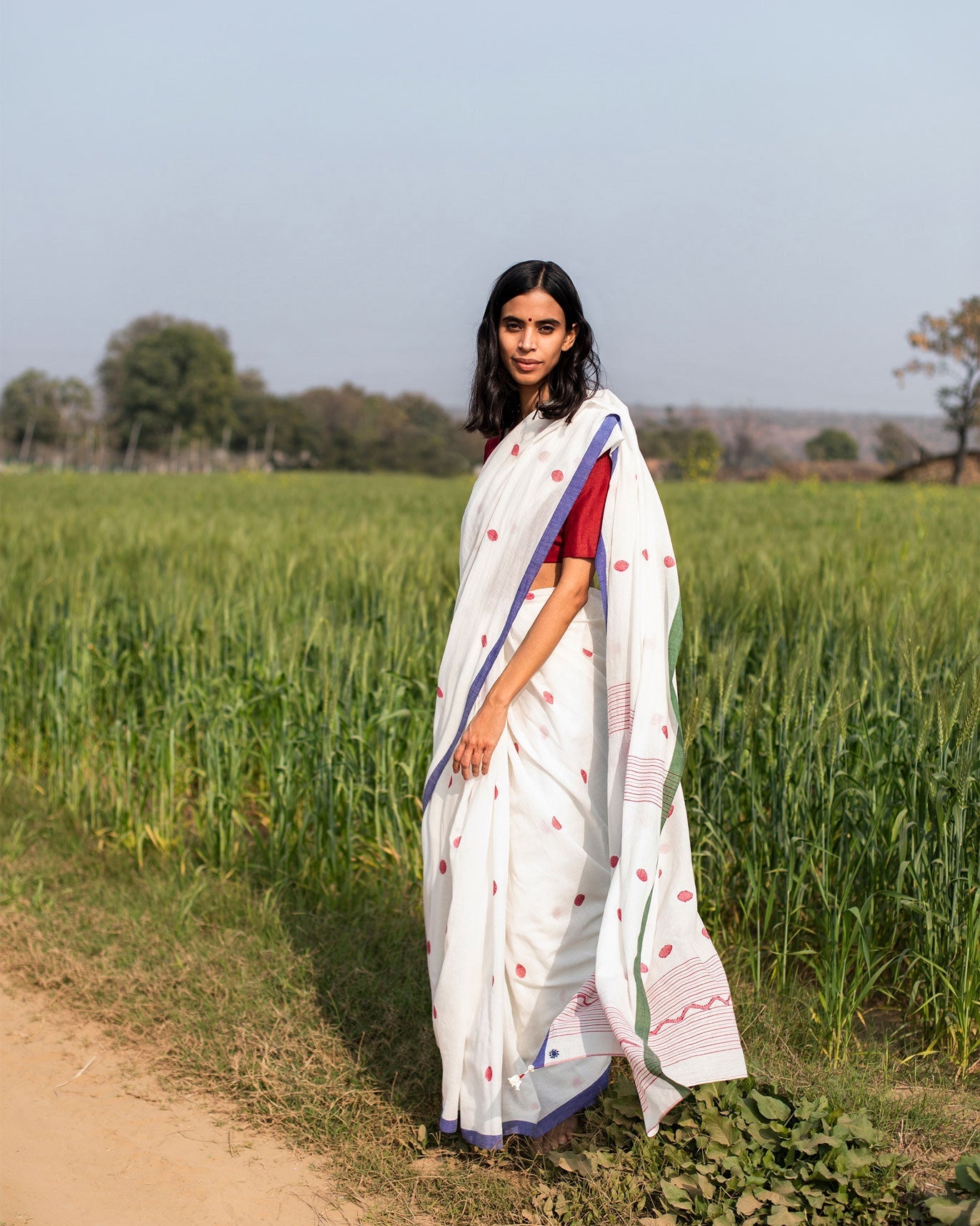 Kanta Sari - Ivory & Red