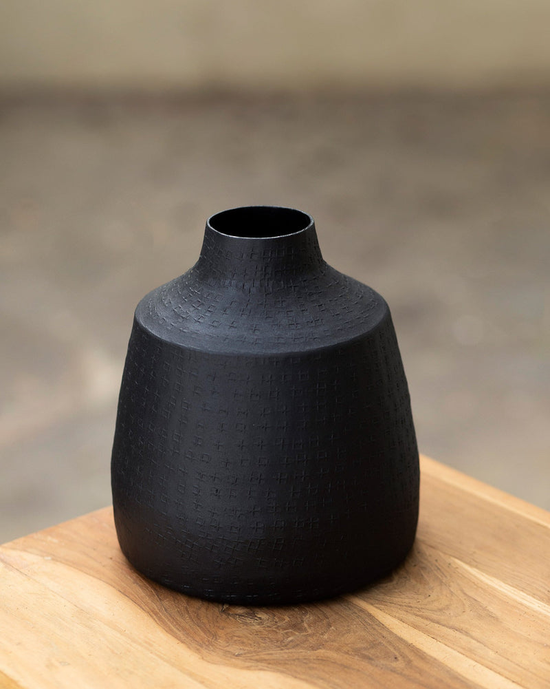 Dhaara Vase