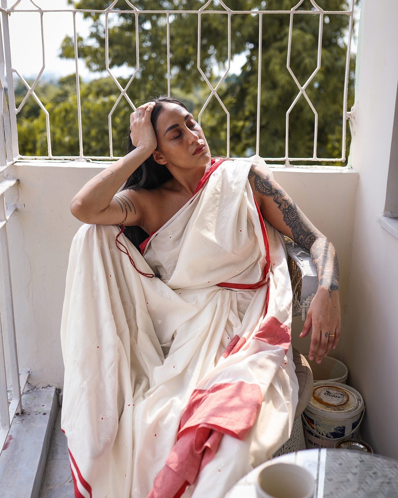 Mahi Sari - Ivory & Red