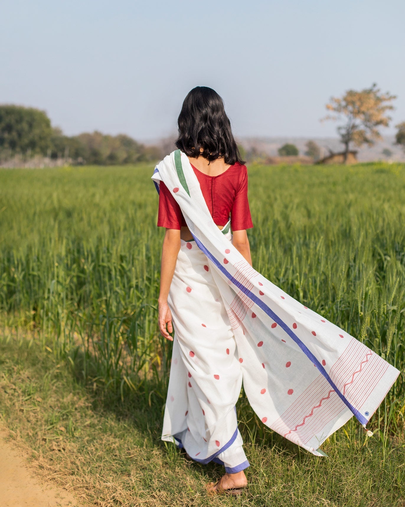 Kanta Sari - Ivory & Red