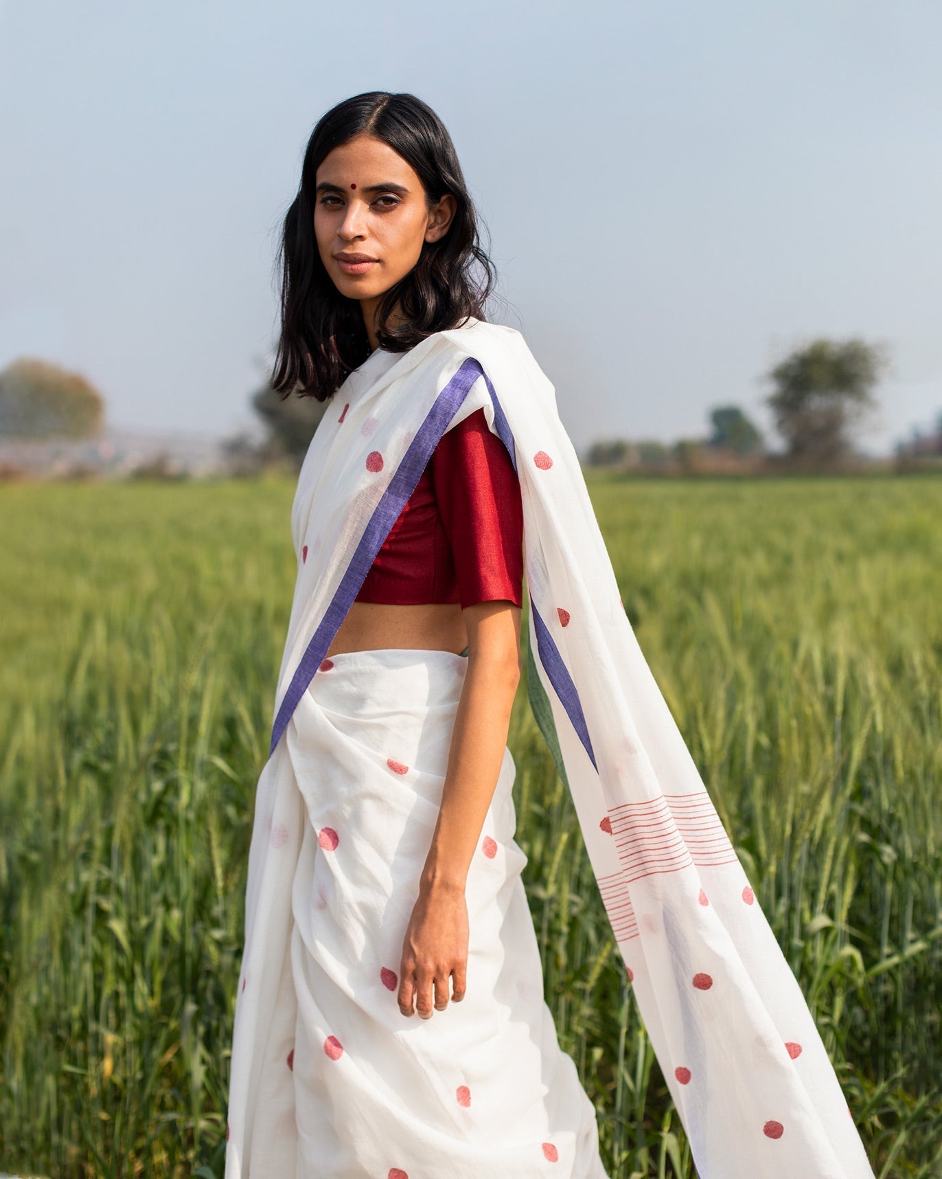 Kanta Sari - Ivory & Red