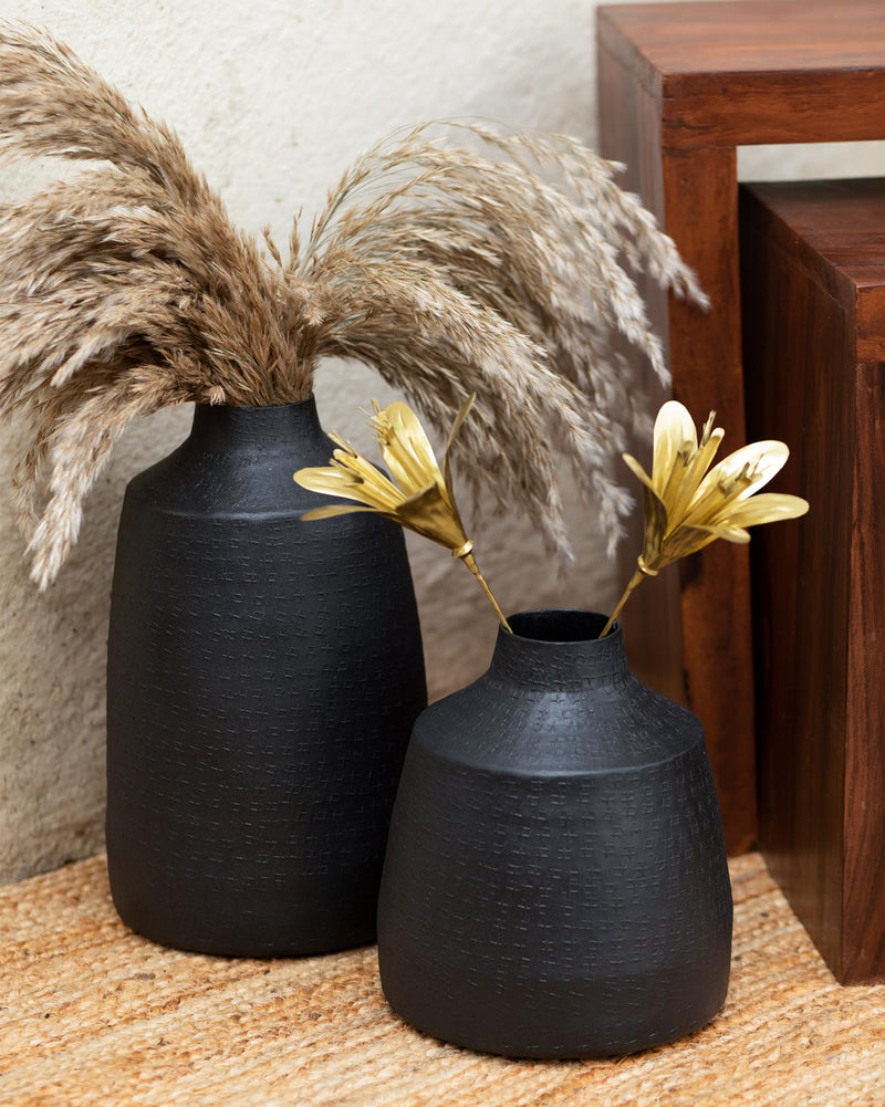 Nadi Vase